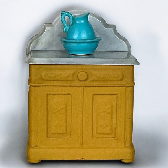 Vintage Avon Victorian Washstand Pitcher Glass Bottle Decanter Collectible 1970s - Picture 16 of 16